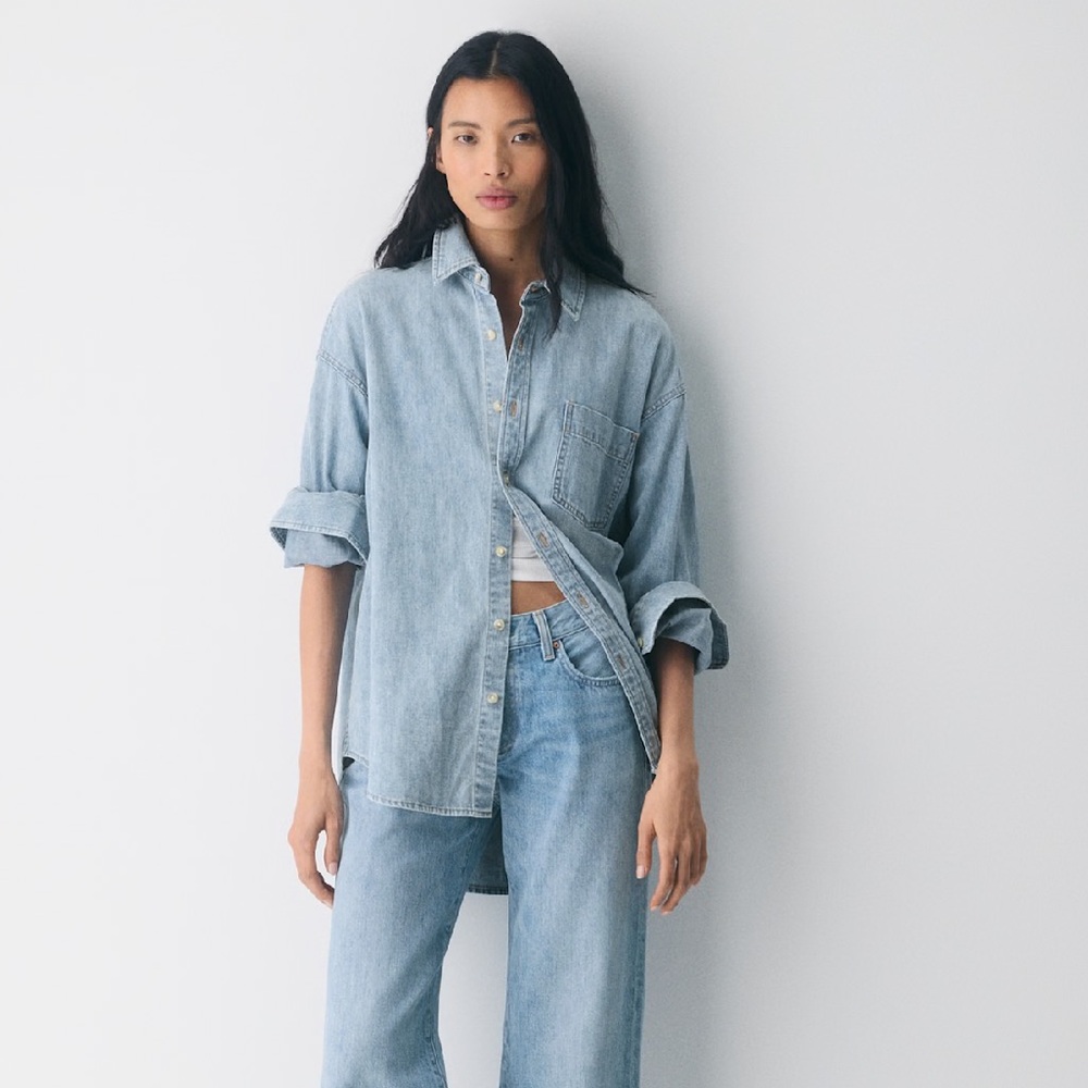 Denim Forum size M Blue Button Down Shirt